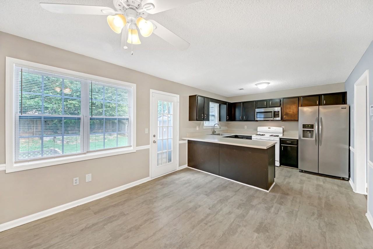 4000 Sand Wedge Cir Nw - Photo 6 of 33