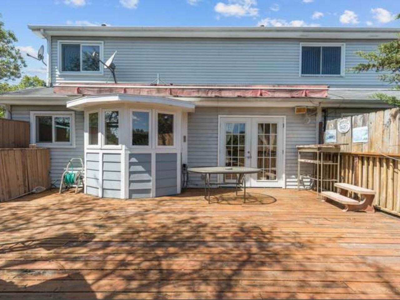 1208 N 11th Ave - Photo 3 of 24