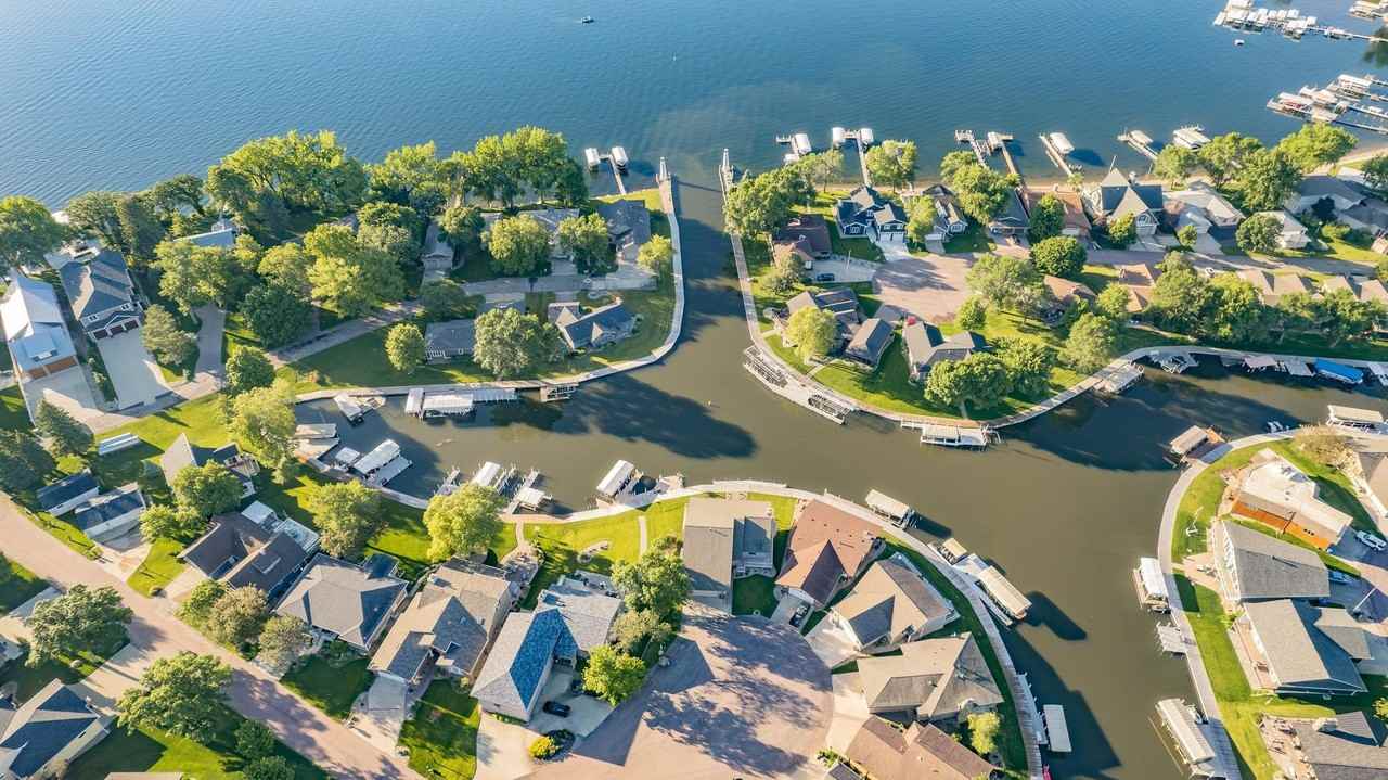 15801 Furman Rd - Photo 2 of 40