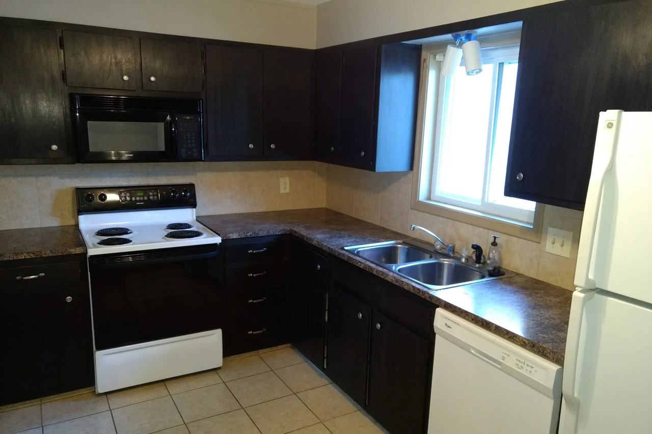 4919 Davenport St - Photo 2 of 7