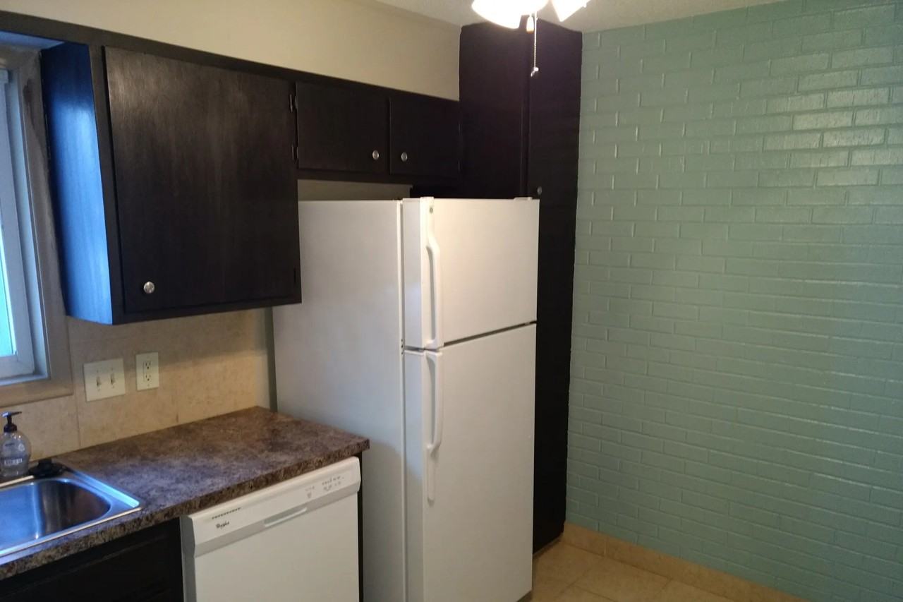 4919 Davenport St - Photo 3 of 7
