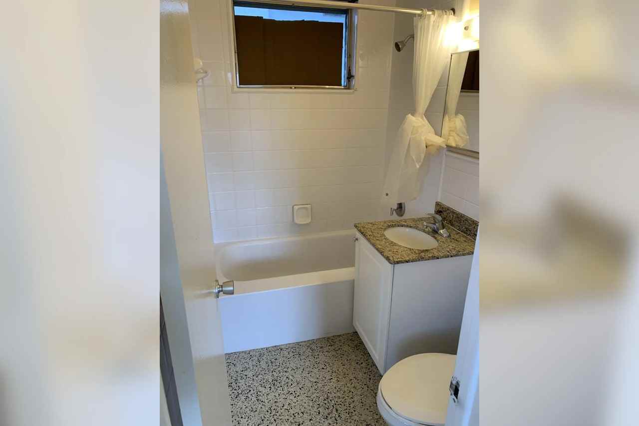 1605 Ne 126th St Apt 504 - Photo 3 of 5