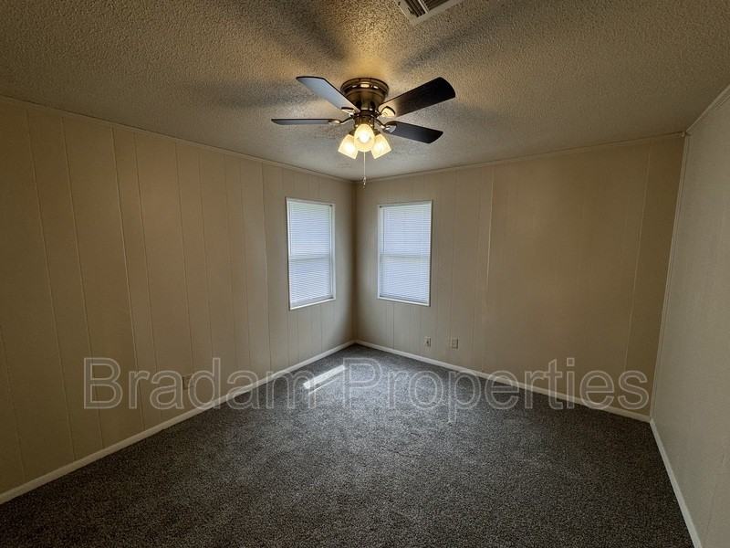 503 N Beaumont St - Photo 3 of 7