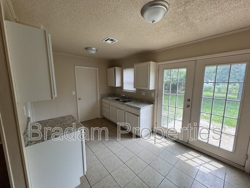 503 N Beaumont St - Photo 7 of 7