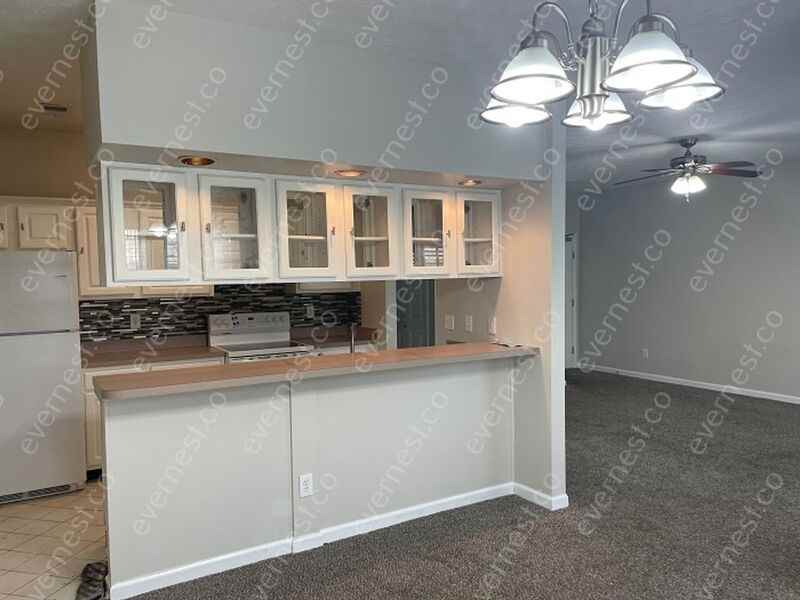 609 Churchill Xing - Photo 3 of 30