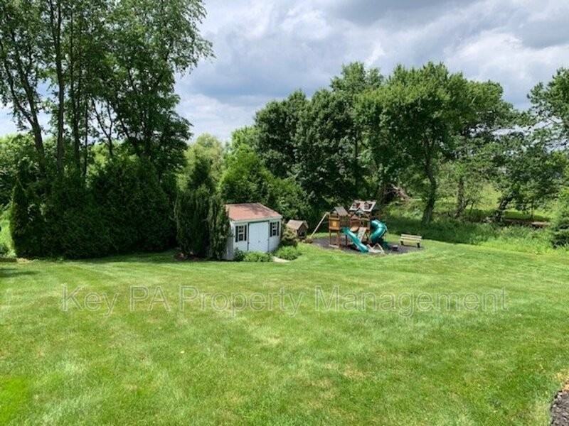 448 Buttonwood Ln - Photo 2 of 25