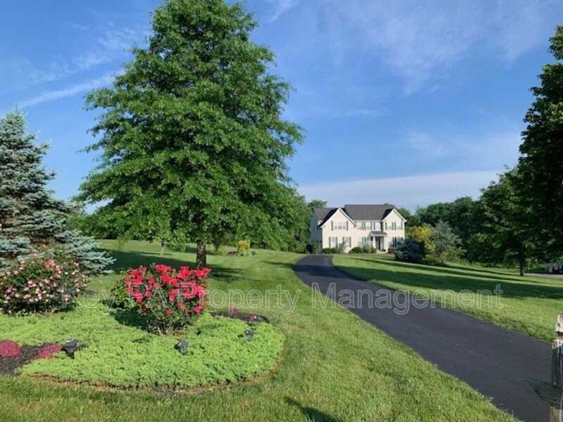 448 Buttonwood Ln - Photo 3 of 25