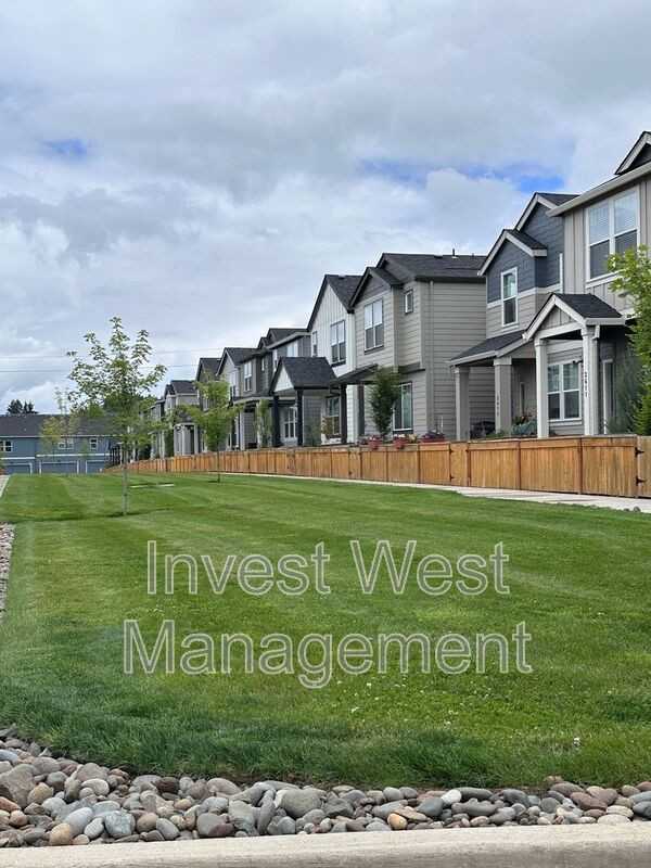 2635 Nepl - Photo 2 of 35