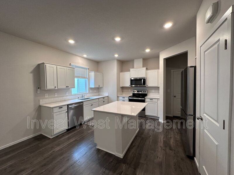 2635 Nepl - Photo 6 of 35