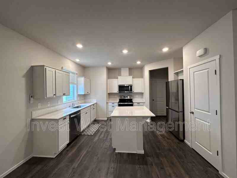 2635 Nepl - Photo 5 of 35