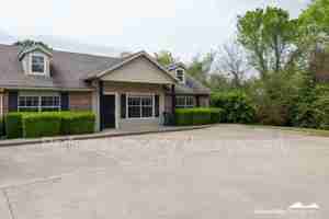 featured image of 1112 W Hendrix St