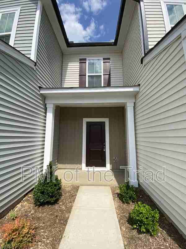 3003 Mackay Pointe Ln - Photo 2 of 28