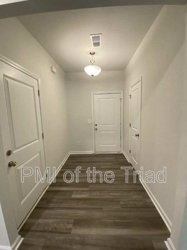 3003 Mackay Pointe Ln - Photo 3 of 28