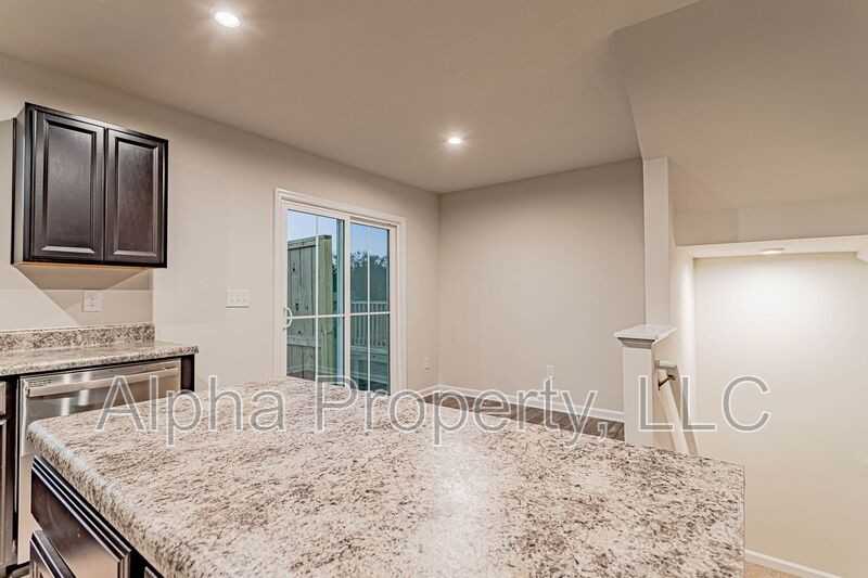 301 Parkridge Way - Photo 7 of 19