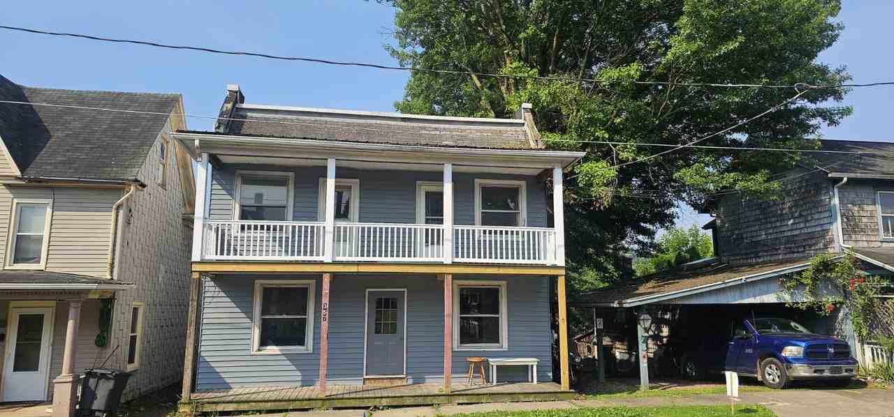 357 Queen St #4