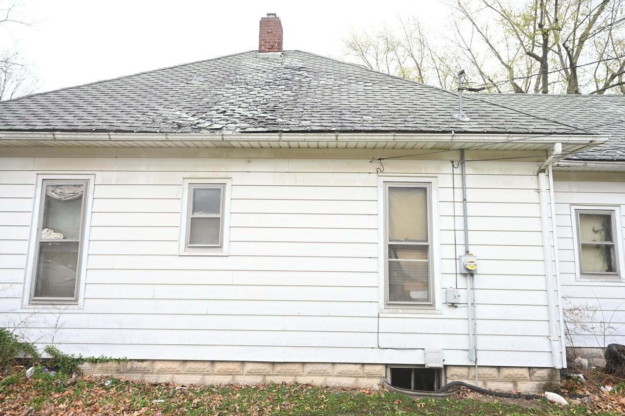 440 W Sawyer St - Photo 3 of 50