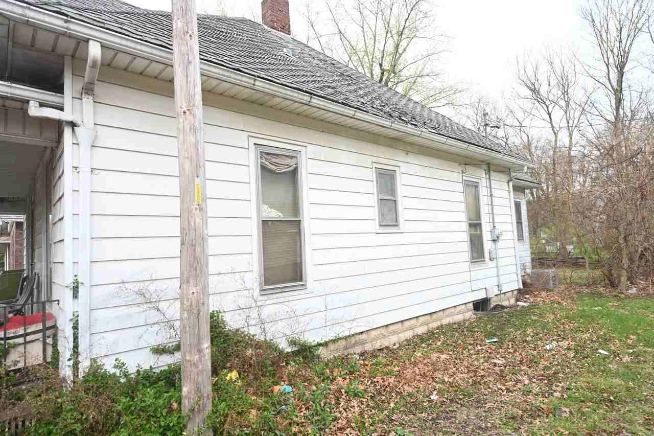 440 W Sawyer St - Photo 4 of 50