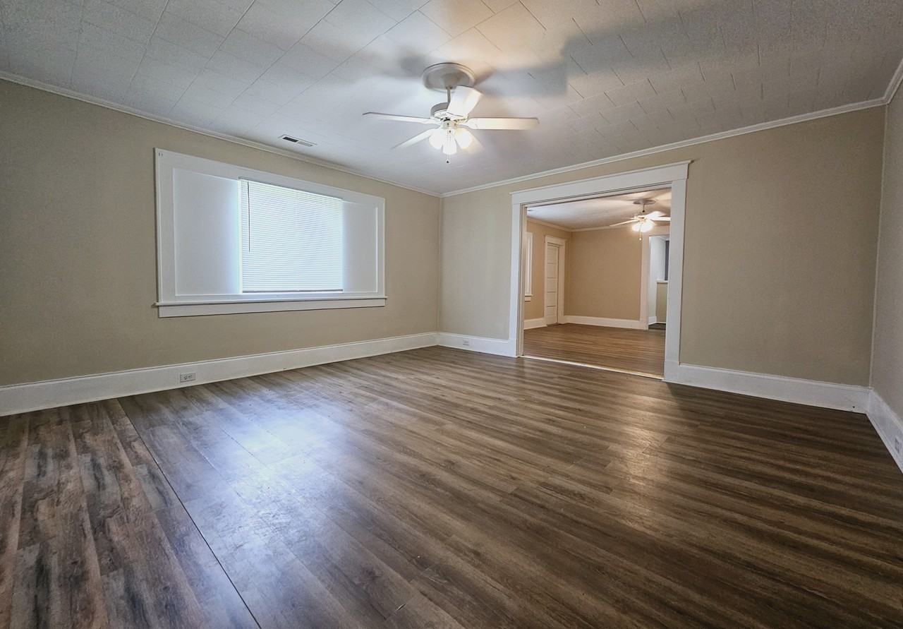 703 7th St - Photo 3 of 14