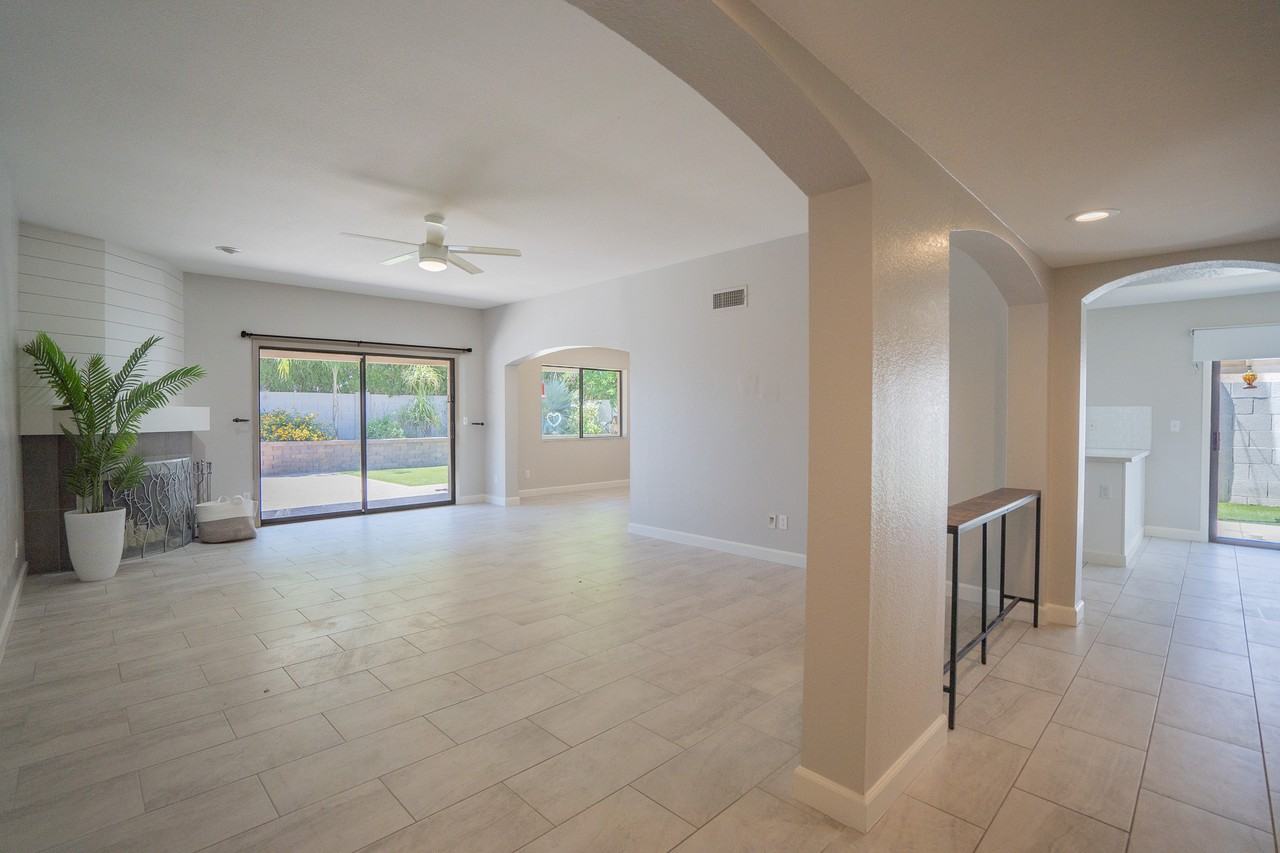 16630 N 67th St - Photo 6 of 38