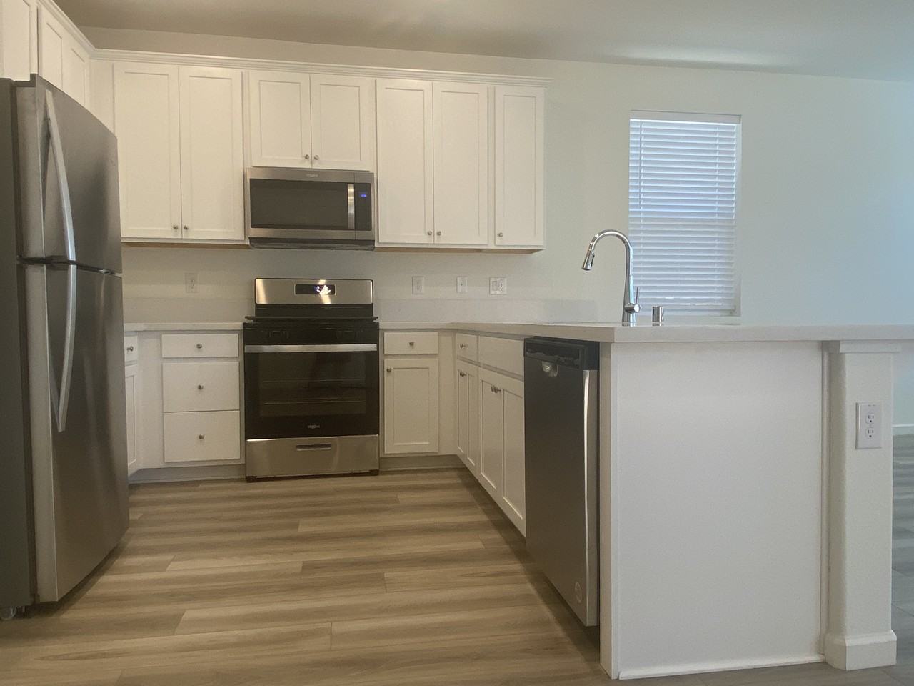 564 Spalding Way - Photo 6 of 32