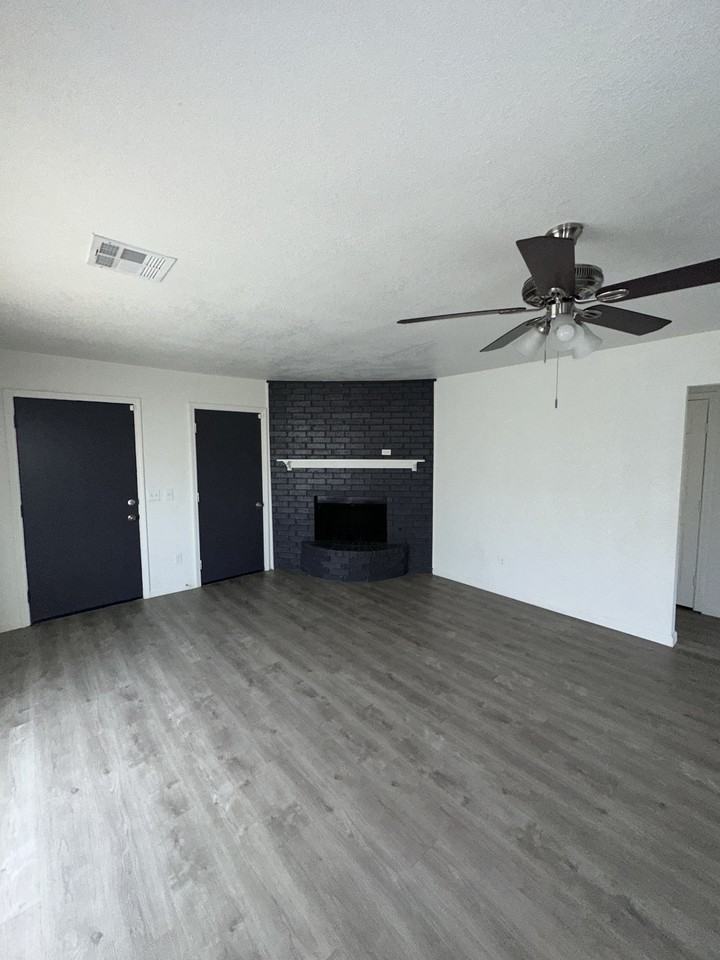 629 Nw 114th St - Photo 3 of 9