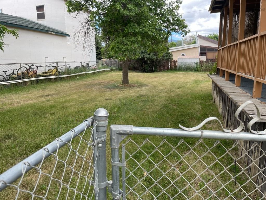 217 C St - Photo 3 of 14