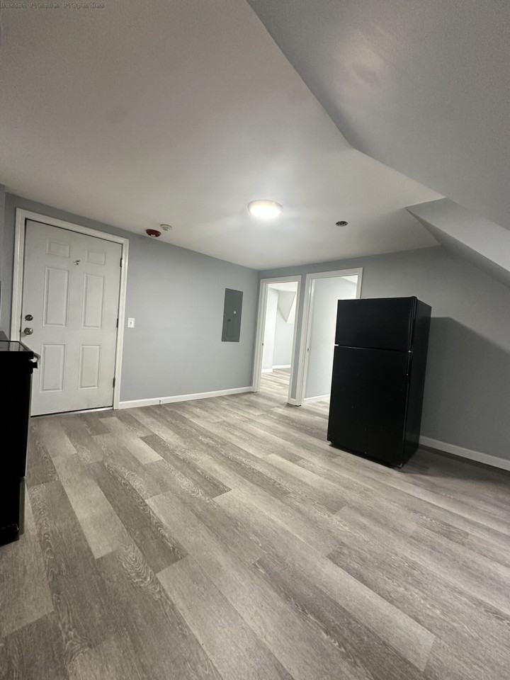 Center St #6 - Photo 2 of 10