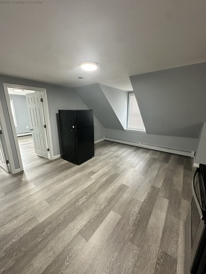 Center St #6 - Photo 3 of 10