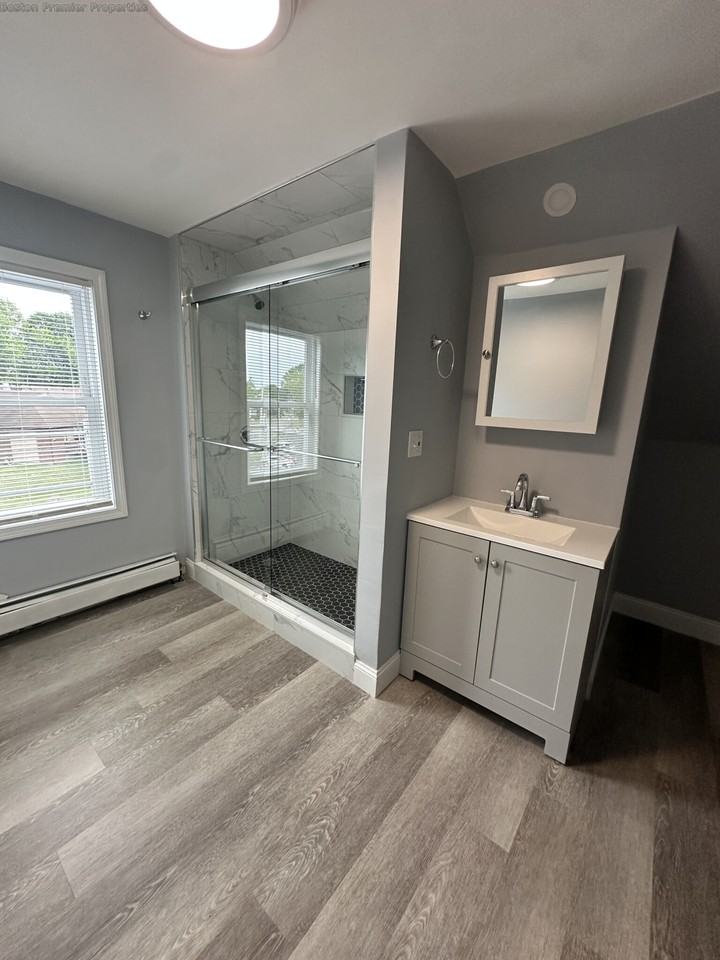 Center St #6 - Photo 5 of 10
