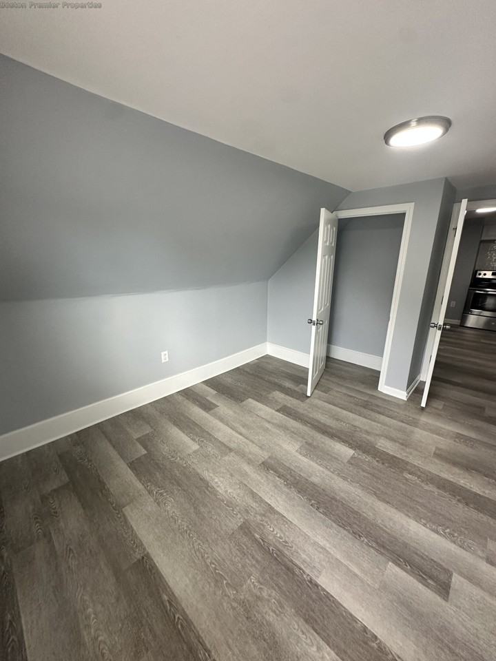 Center St #6 - Photo 7 of 10