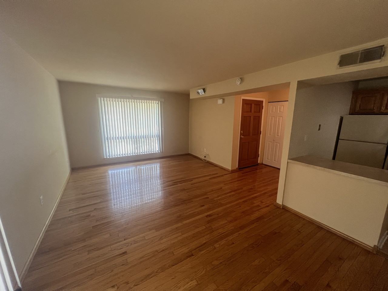 342B Saybrook Ln - Photo 5 of 23