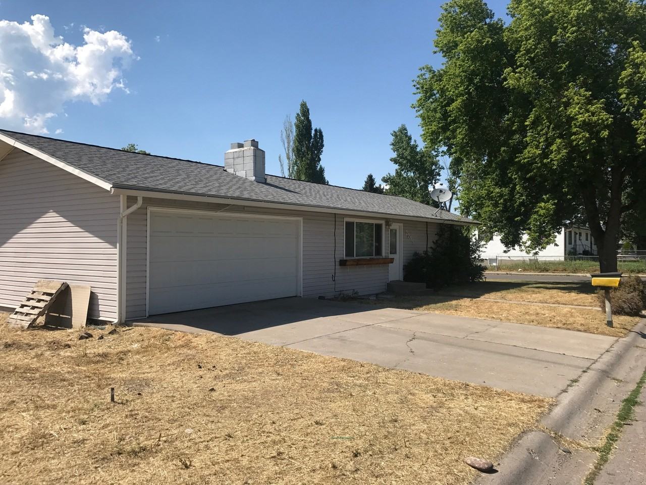 2205 Margaret St - Photo 3 of 9