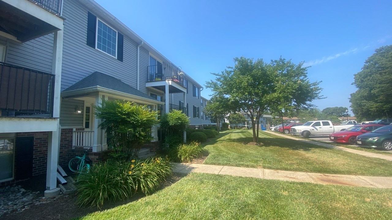 8028 Abbey Ct #F - Photo 2 of 15