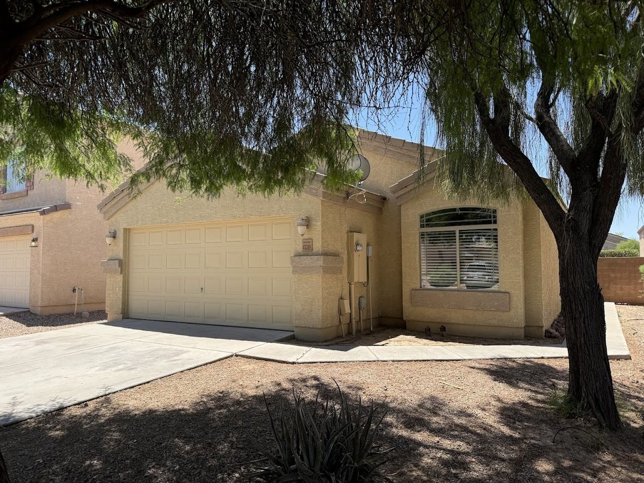 43269 W Arizona Ave - Photo 3 of 21