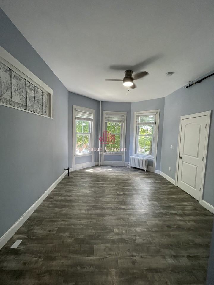 6 Windsor St #2 - Photo 4 of 10