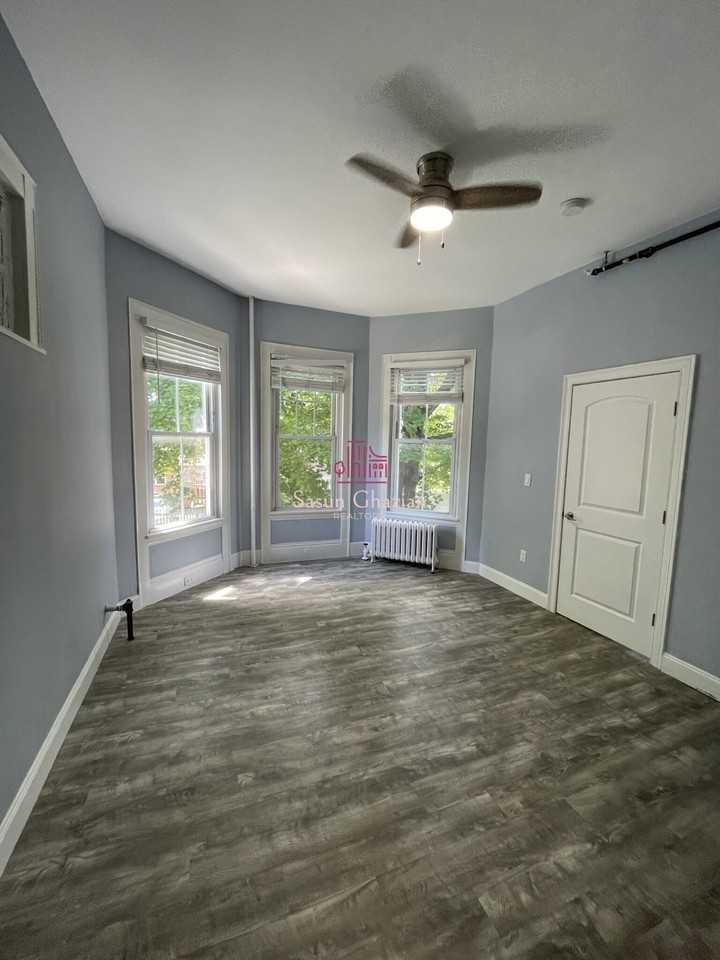 6 Windsor St #2 - Photo 5 of 10