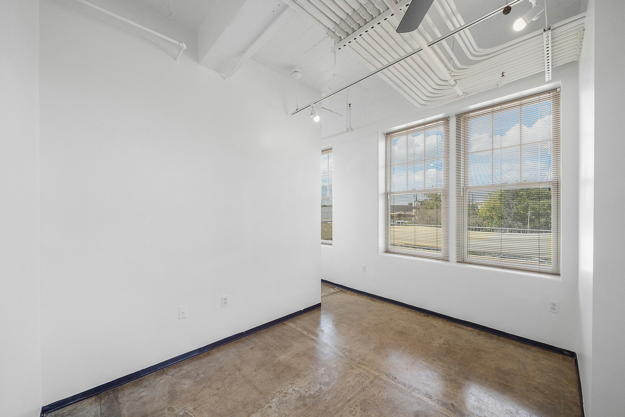 AveCDC Elder Street Artists Lofts - Photo 7 of 46