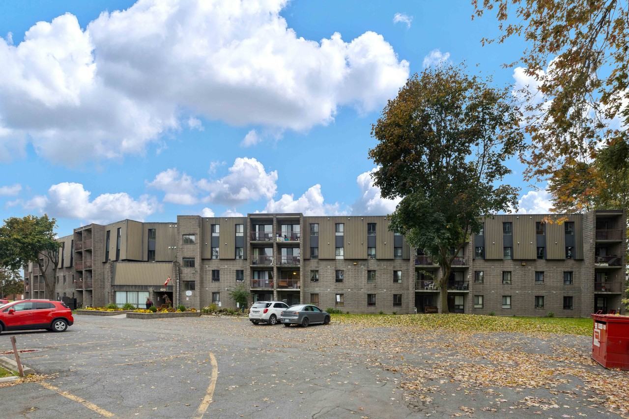 Glengarry Boulevard Apartments - Photo 2 of 44