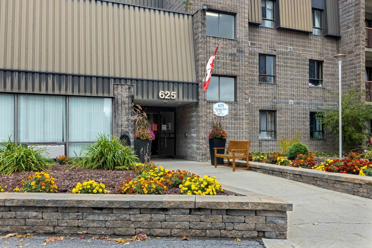 Glengarry Boulevard Apartments - Photo 3 of 44