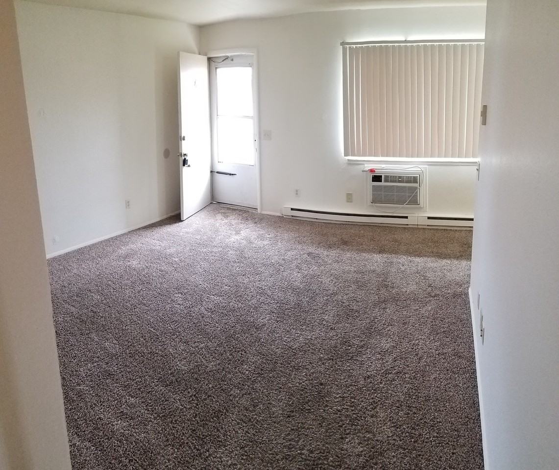 Aquarius Apartments - Photo 4 of 8