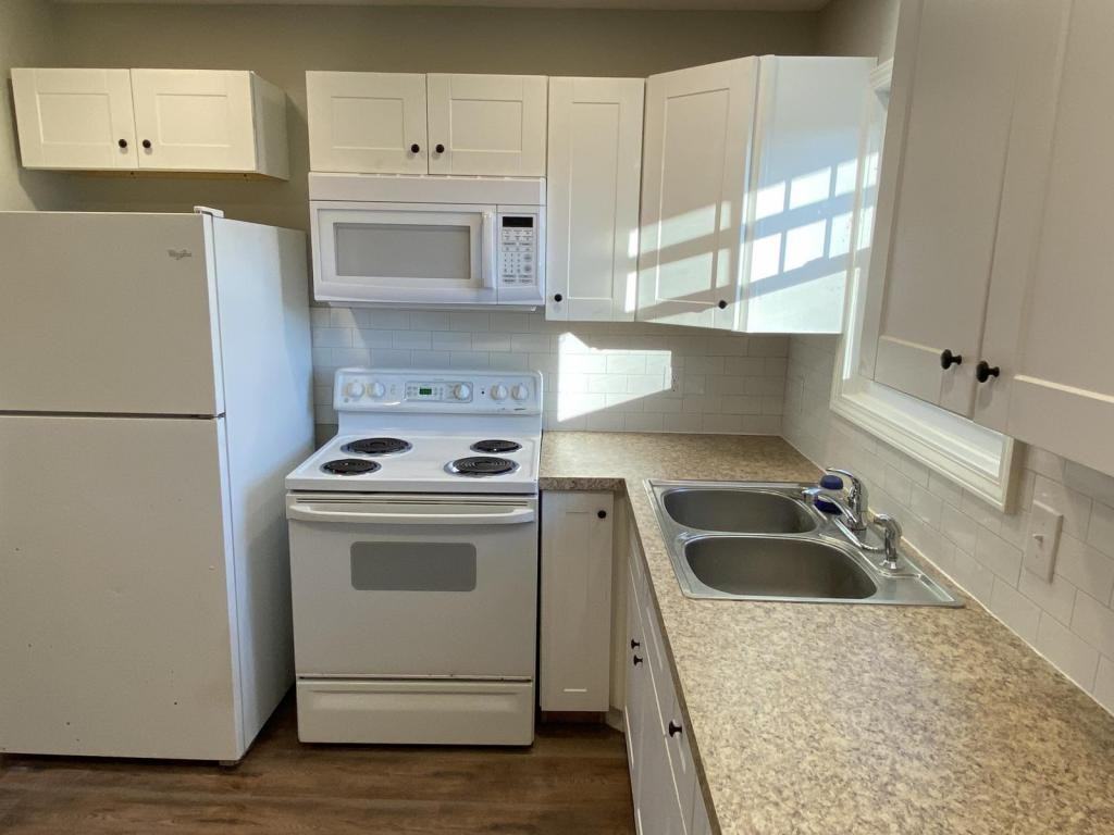 115 Dogwood Ln - Photo 2 of 21