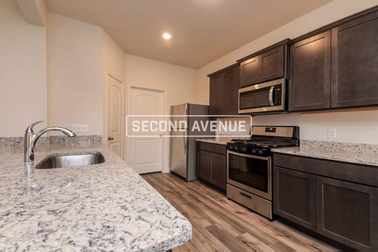 841 Serena Dr - Photo 4 of 20