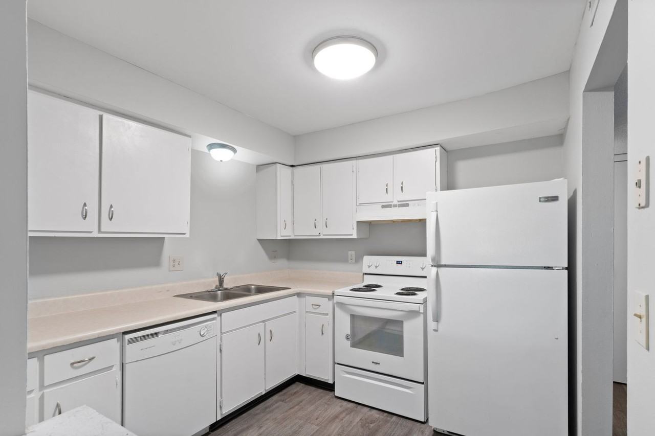 1591 Park City Road - Photo 7 of 44