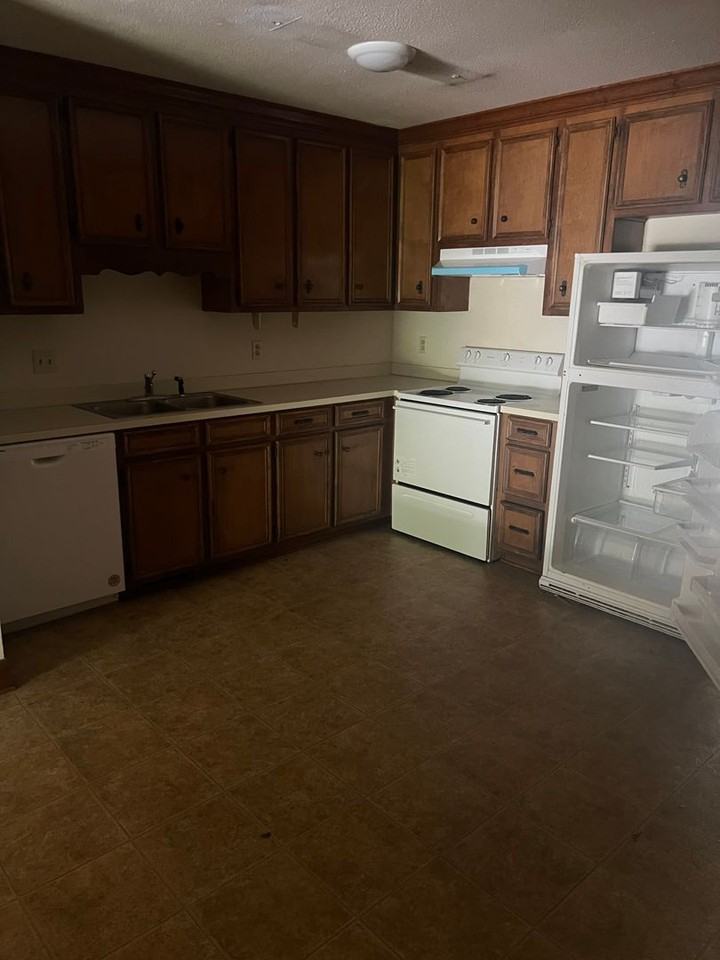 1919 Buck Ln - Photo 7 of 7