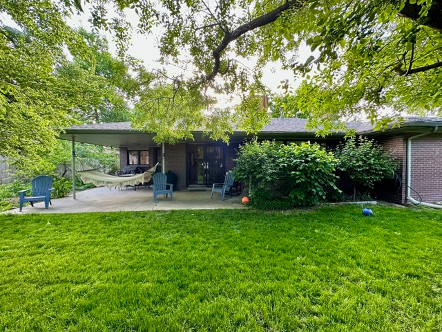 2348 S Elm Dr - Photo 2 of 15