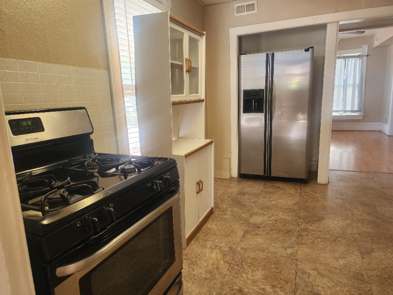139 Harvard Ave #2 - Photo 3 of 8