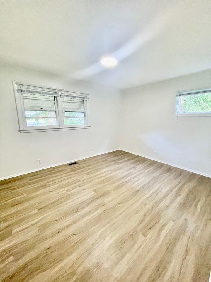 210 Meadow Dr - Photo 7 of 12