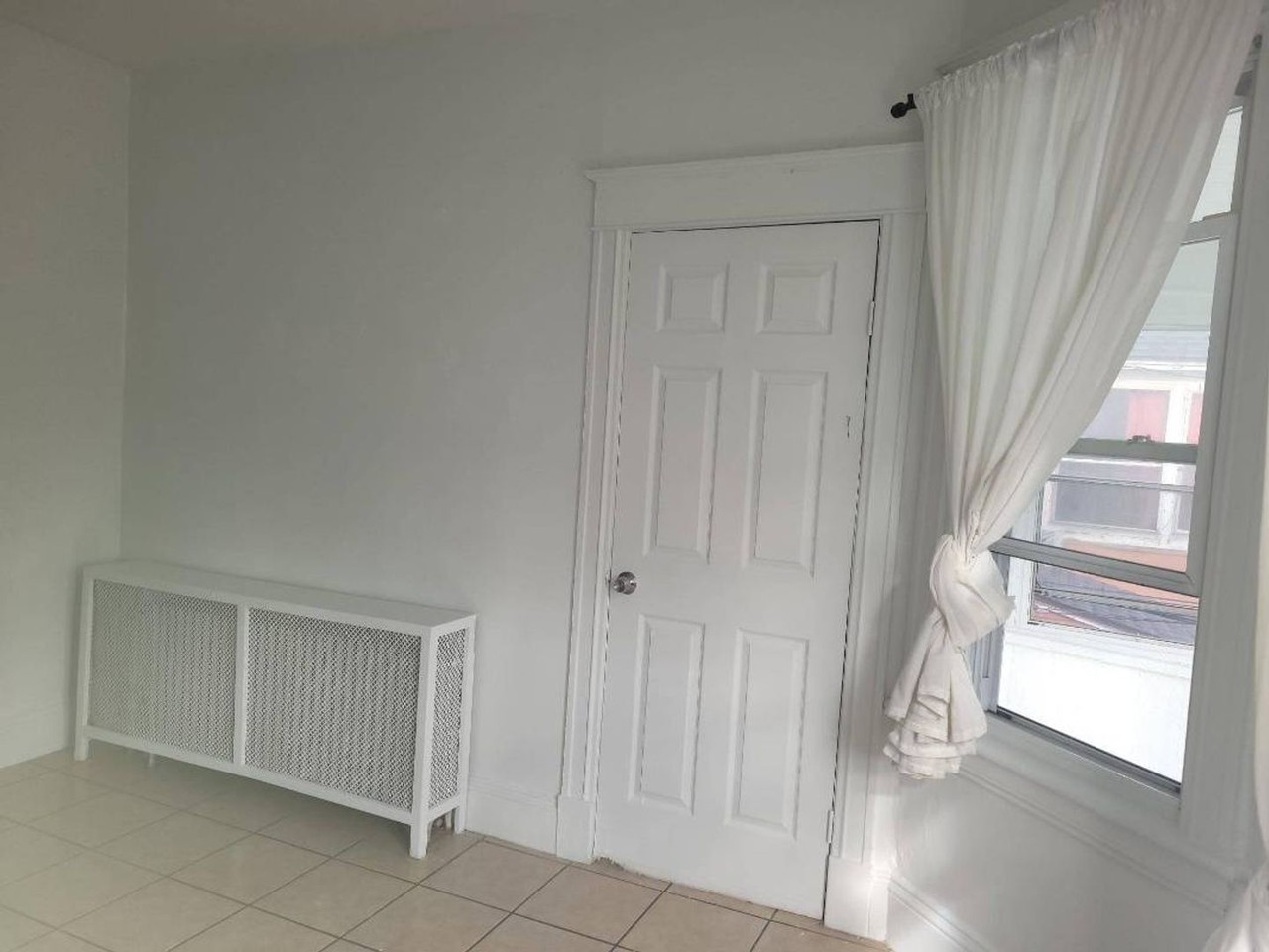 507 Nott St - Photo 4 of 14