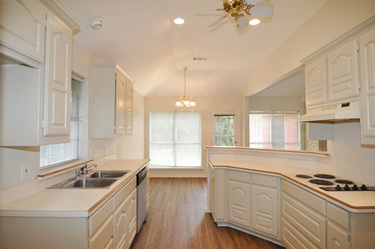 2767 Crystal Glenn Cir - Photo 3 of 21