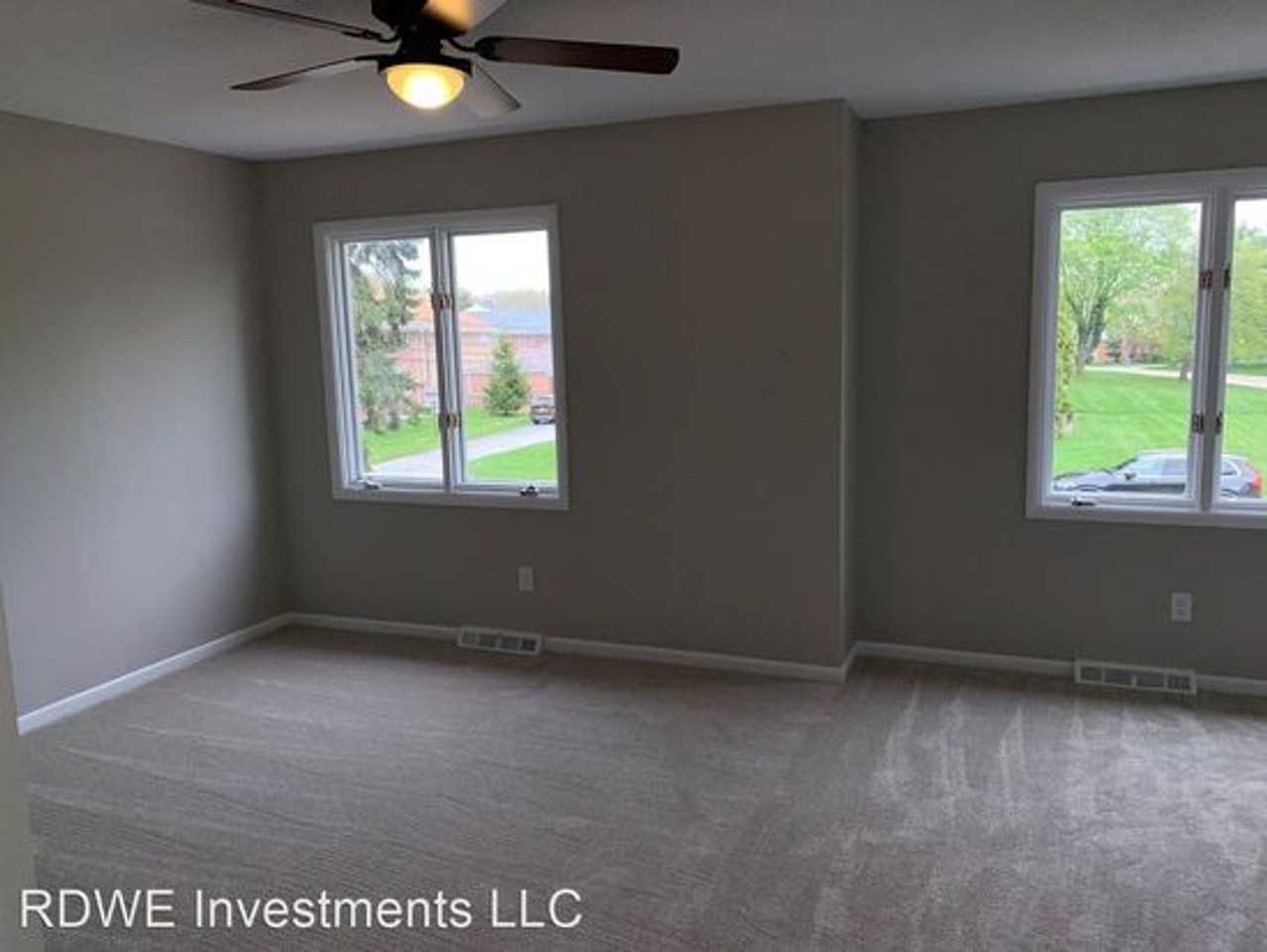 4045 Hillandale - Photo 2 of 7